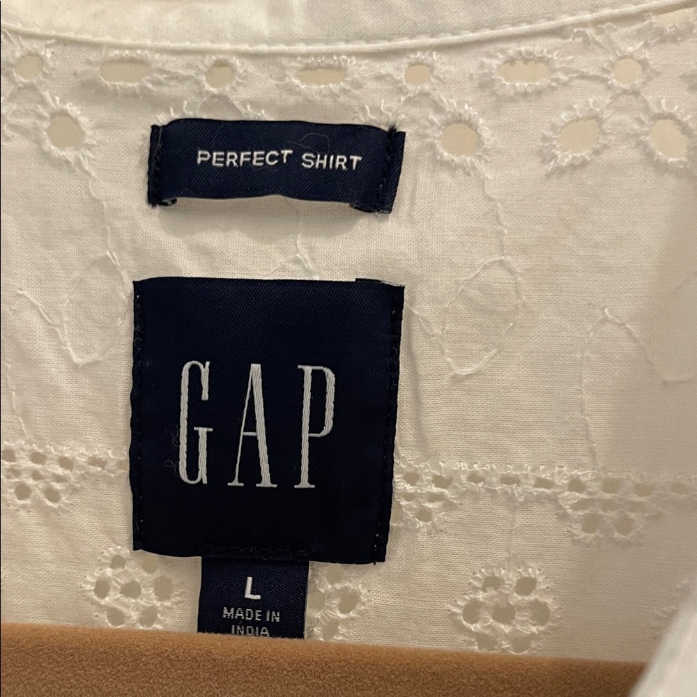 GAP Ivory Eyelet Long Sleeve Blouse - Picture 2 of 6